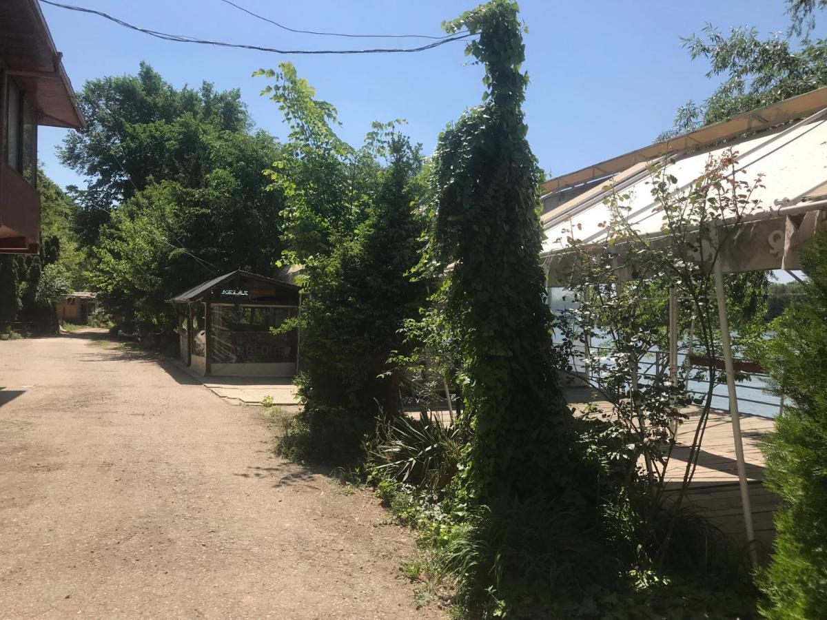 Family Hotel - Relax Ruse Zewnętrze zdjęcie