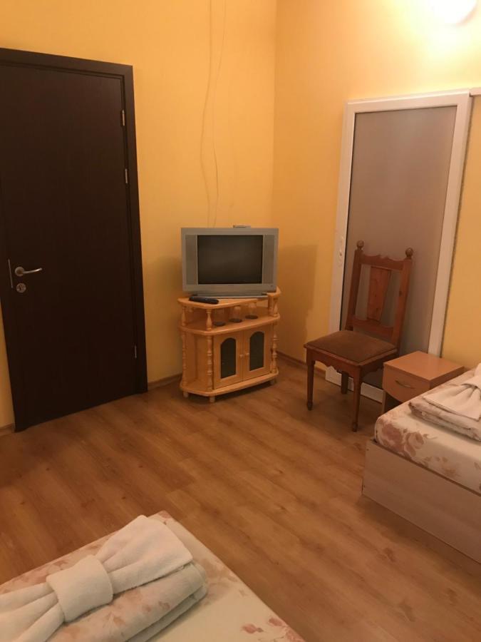 Family Hotel - Relax Ruse Zewnętrze zdjęcie
